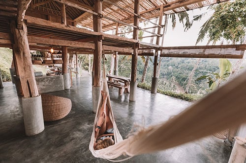 Costa Rica Airbnb v Hotel | Tico Travel