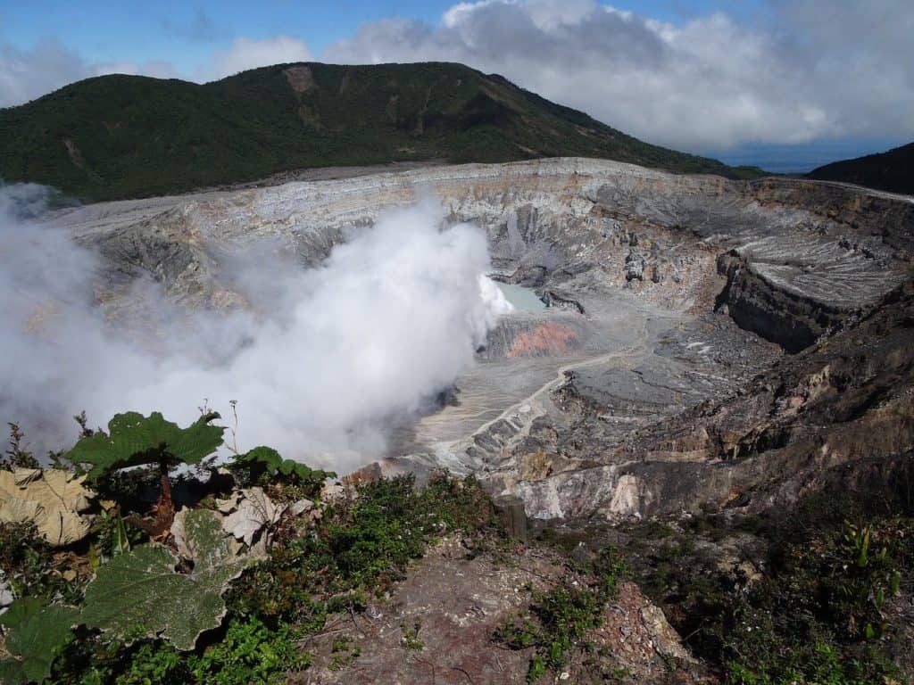 costa rica volcanoes to visit