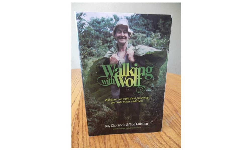 Costa Rica Books - Walking with Wolfs